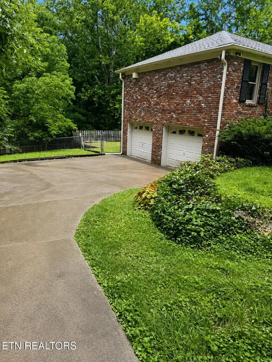 5212 Yorktown Rd, Knoxville, TN 37920 - #3