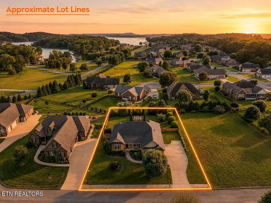 346 E Port Drive, Lenoir City, TN 37772 - #2