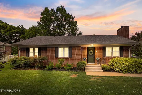 1305 S Court St, Maryville, TN 37803