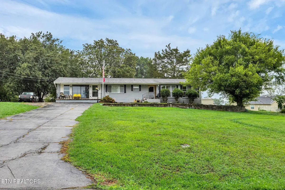 2143 S Shore Acres Rd, Soddy Daisy, TN 37379 - #1