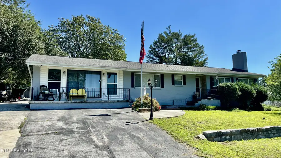2143 S Shore Acres Rd, Soddy Daisy, TN 37379 - #2