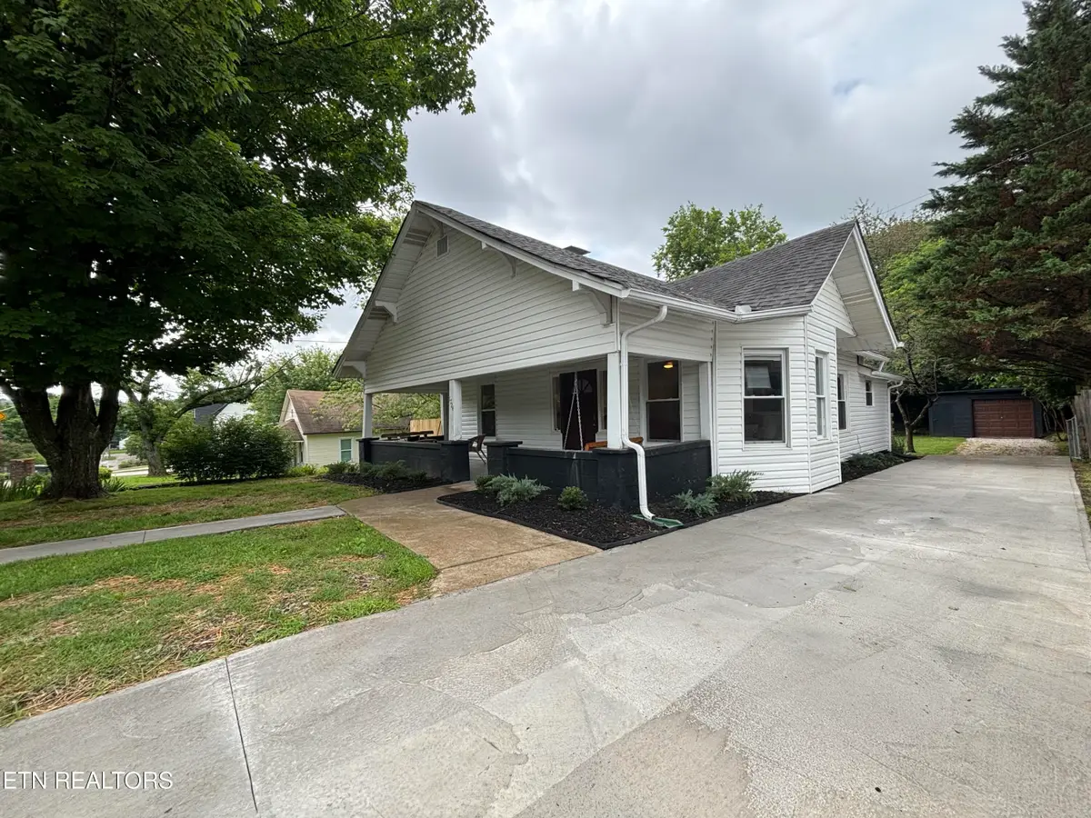 1724 Minnis Ave, Knoxville, TN 37920 - #1