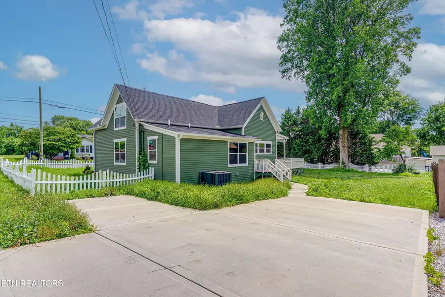 413 E Inskip Drive, Knoxville, TN 37912 - #2