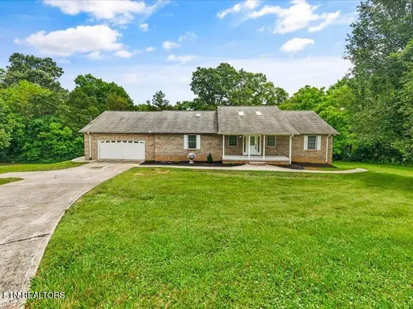851 Rawhide Tr, Lenoir City, TN 37772