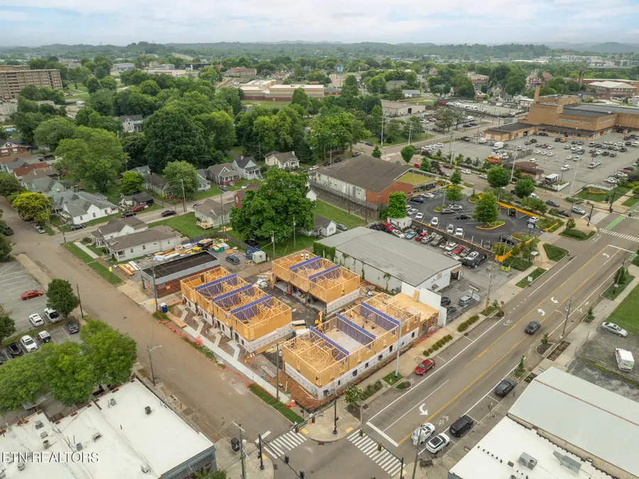 102 E Anderson Ave, Knoxville, TN 37917 - #2