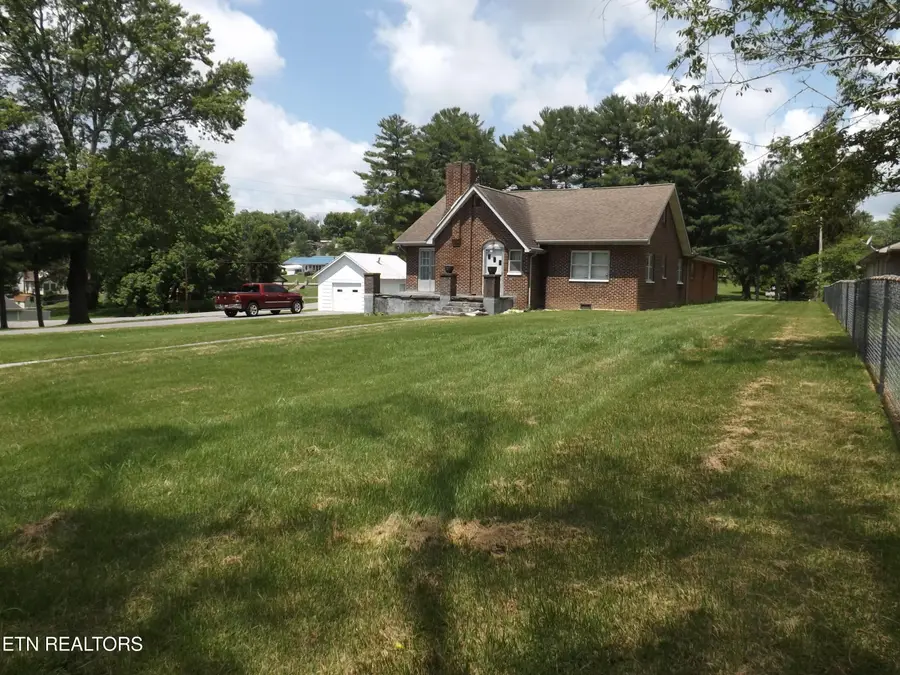 1604 Old Knoxville Rd, Tazewell, TN 37879 - #3