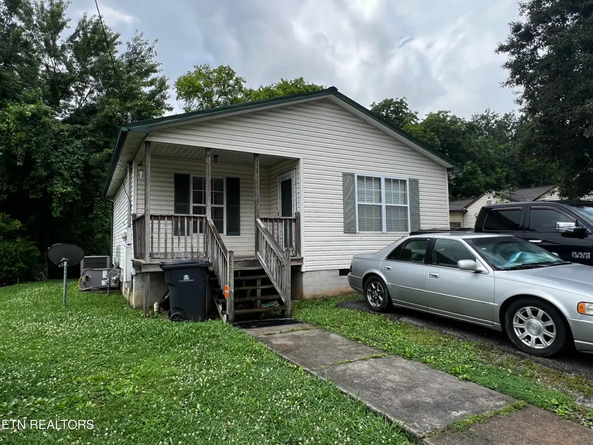 3321 Thomas St, Knoxville, TN 37921 - #1