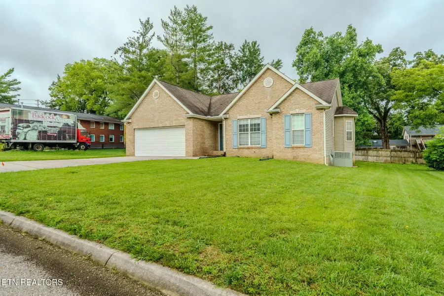 7213 Emerald Heath Rd, Powell, TN 37849 - #2