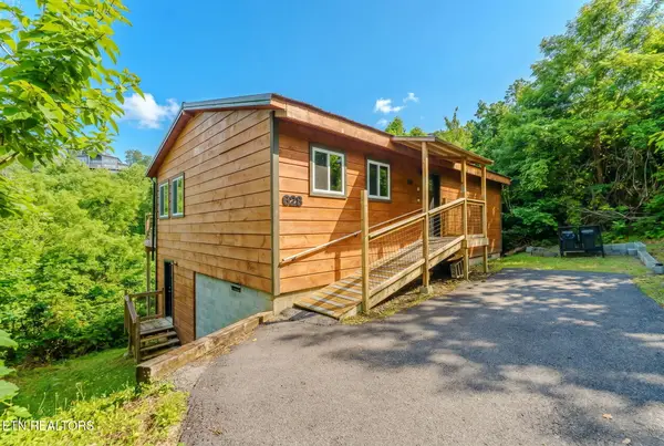 628 Pinecrest Drive, Gatlinburg, TN 37738