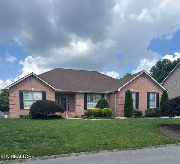 829 Meadowfield Drive, Knoxville, TN 37923