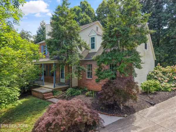 2300 Woods End Lane, Knoxville, TN 37918