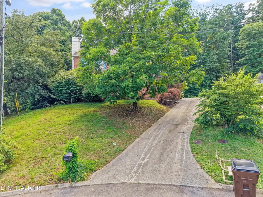 2300 Woods End Lane, Knoxville, TN 37918 - #3
