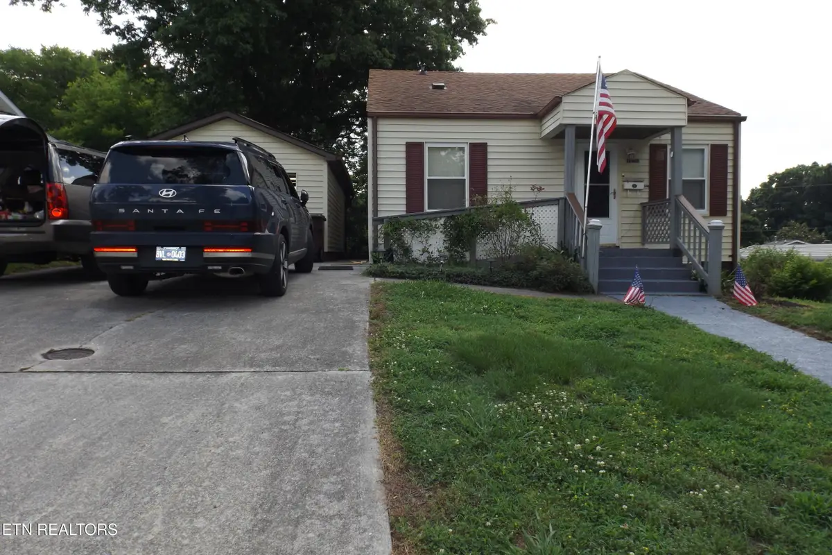 1230 Oakland St, Alcoa, TN 37701 - #1