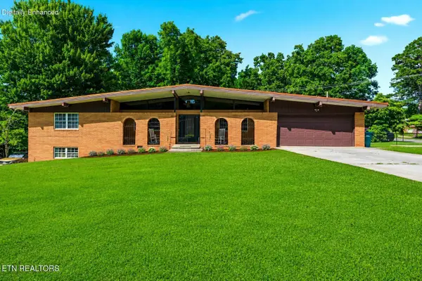 8000 Berkshire Blvd, Powell, TN 37849