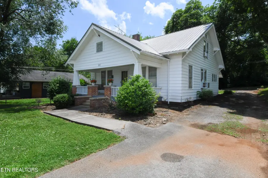 111 S Cedar St, Maryville, TN 37803 - #3