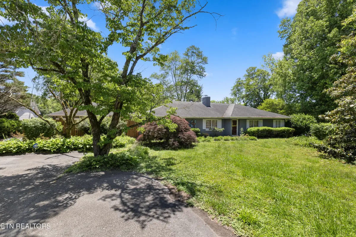 5800 Holston Hills Rd, Knoxville, TN 37914 - #1