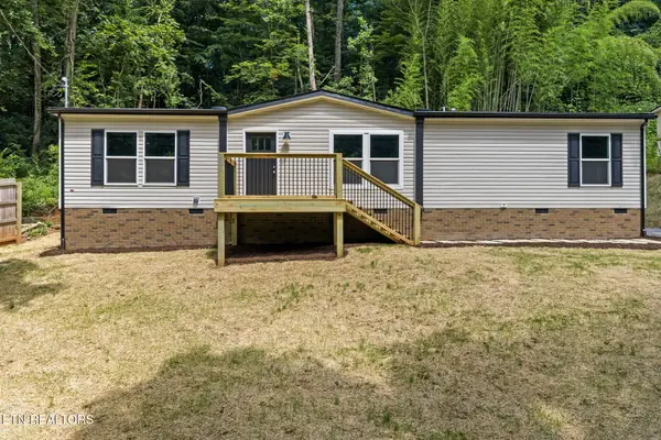 1153 Army St, Knoxville, TN 37920