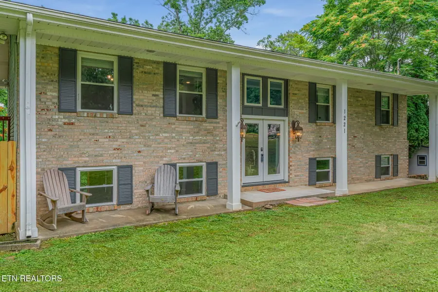 1221 Laurel Rd, Clinton, TN 37716 - #3