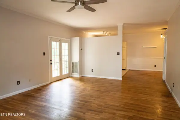 1728 Stone Hedge Drive, Knoxville, TN 37909