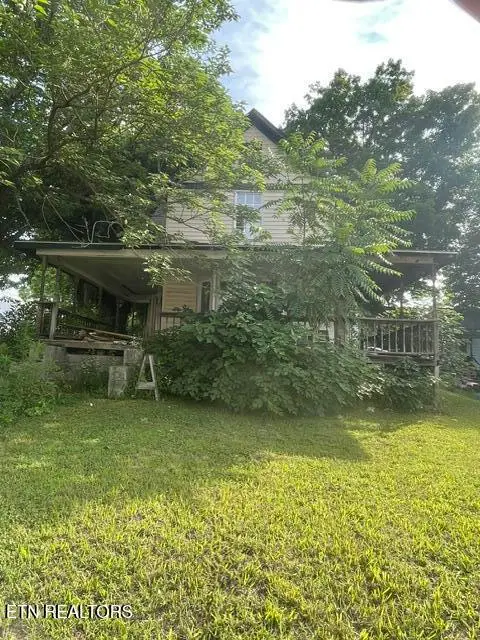 414 Emory Drive, Harriman, TN 37748
