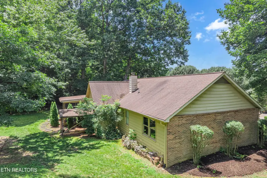 6811 Hunters Tr, Knoxville, TN 37921 - #2