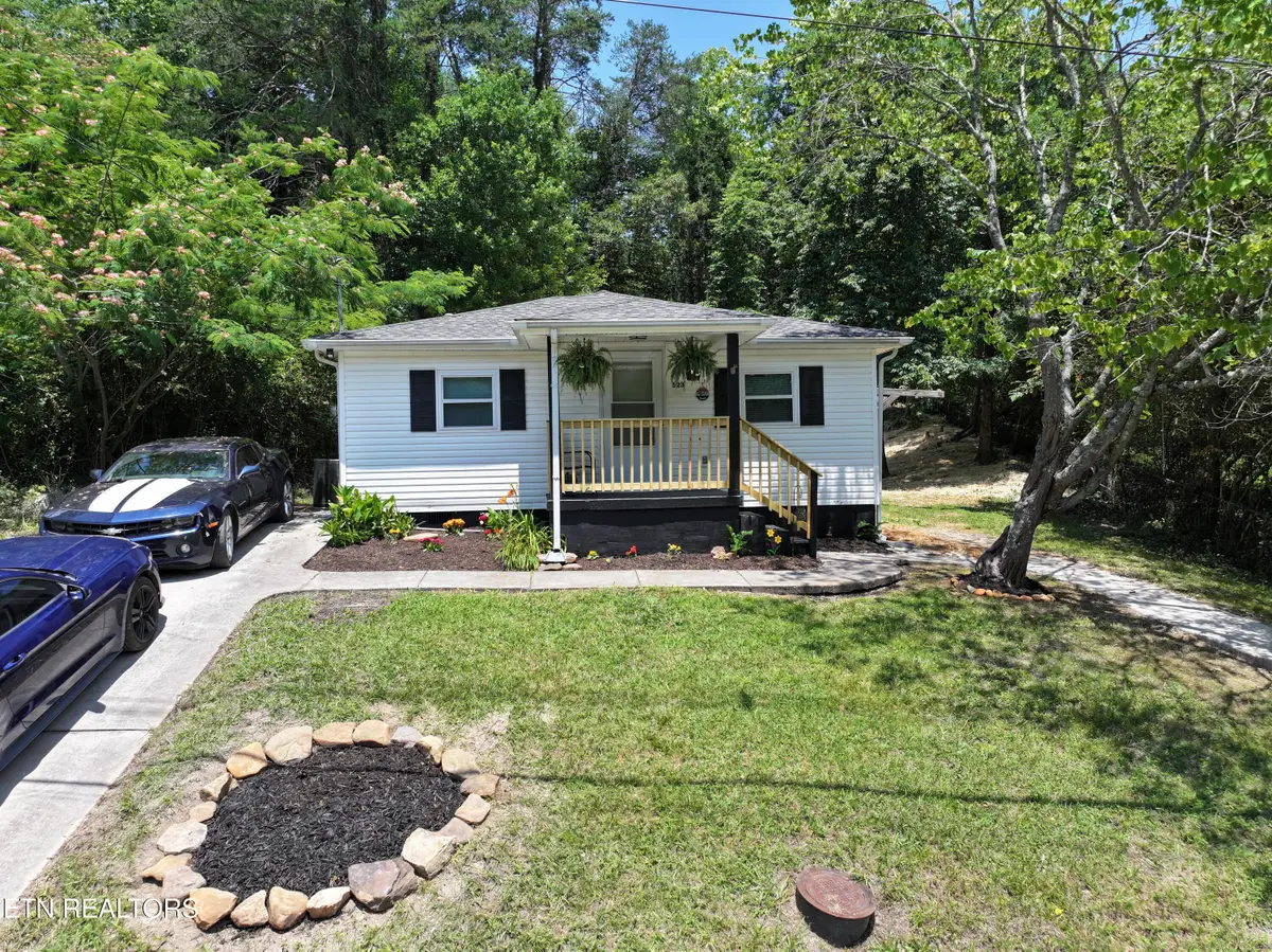 523 W Broad St, Clinton, TN 37716 - #1