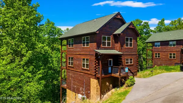 2243 Wingspan Drive, Sevierville, TN 37876