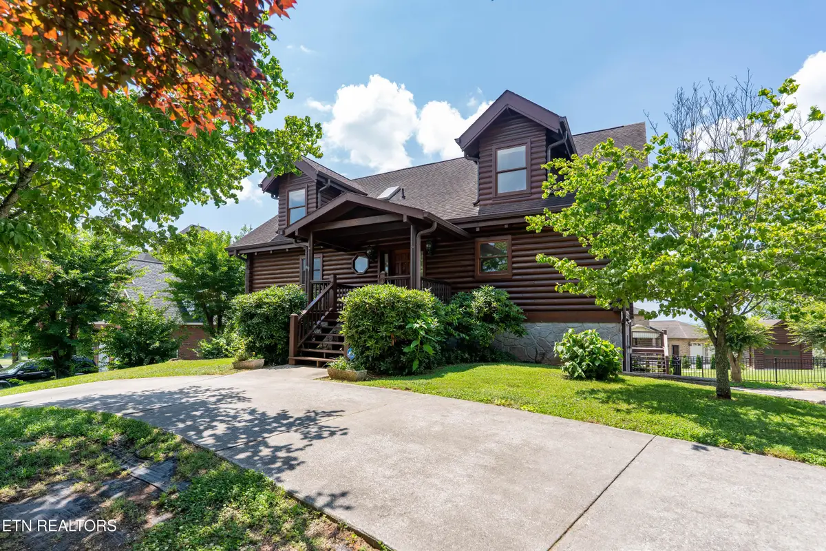 1163 Country Club Rd, Dandridge, TN 37725 - #1