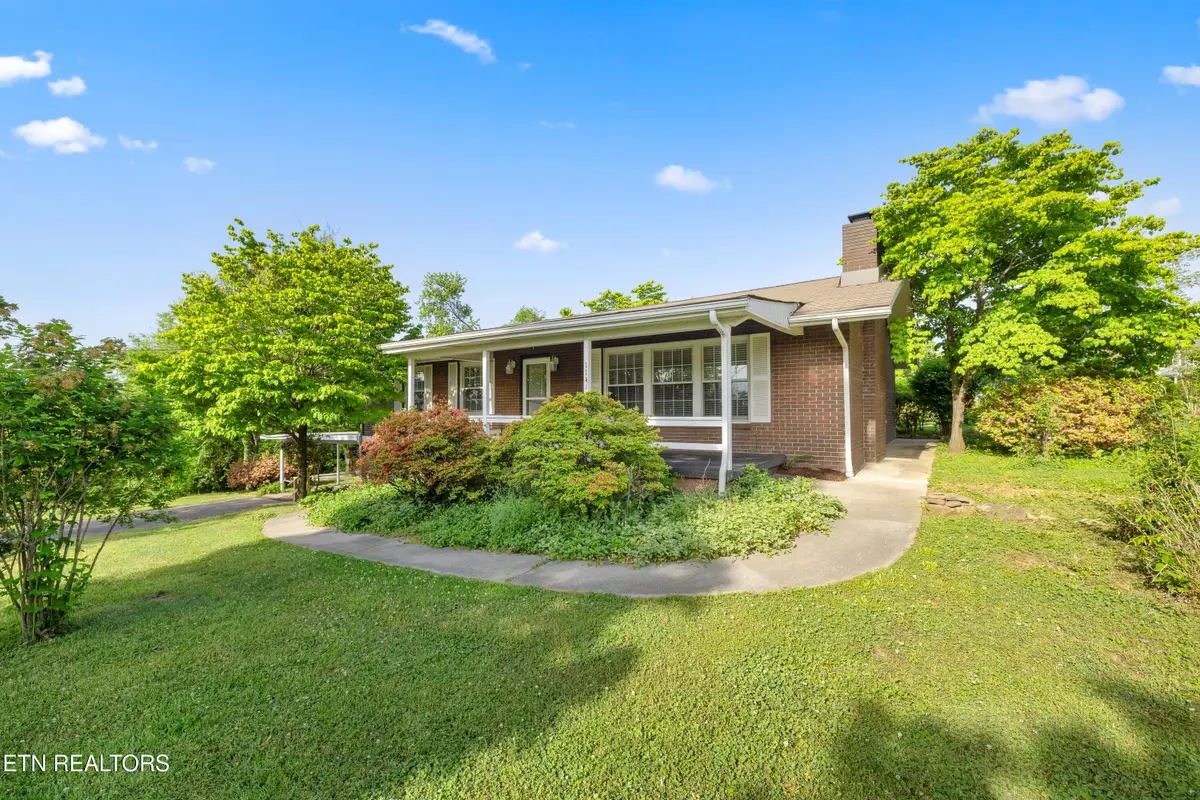 1141 Sanders Rd, Knoxville, TN 37923 - #1