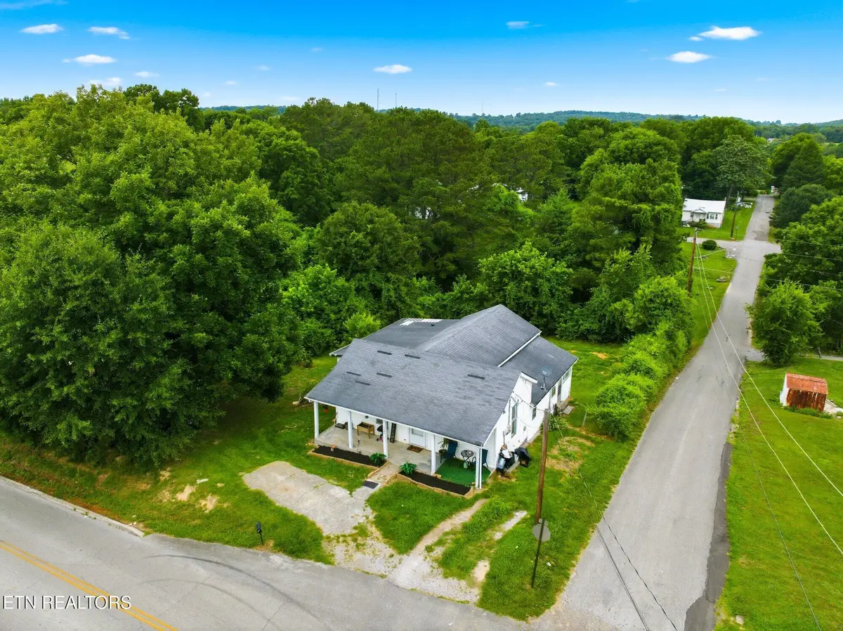 1002 Mccaslin Ave, Sweetwater, TN 37874 - #1