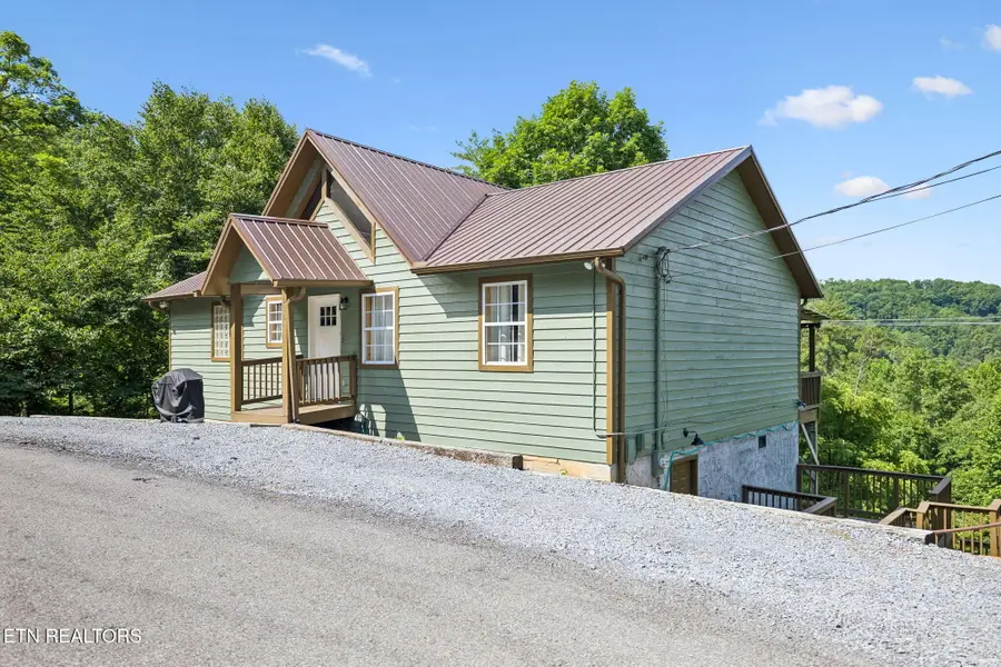 916 Hideaway Hills Circle, Sevierville, TN 37862 - #2