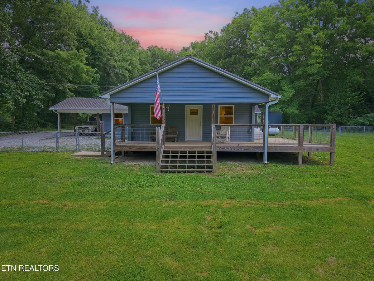 600 W End Rd, Rockwood, TN 37854 - #1
