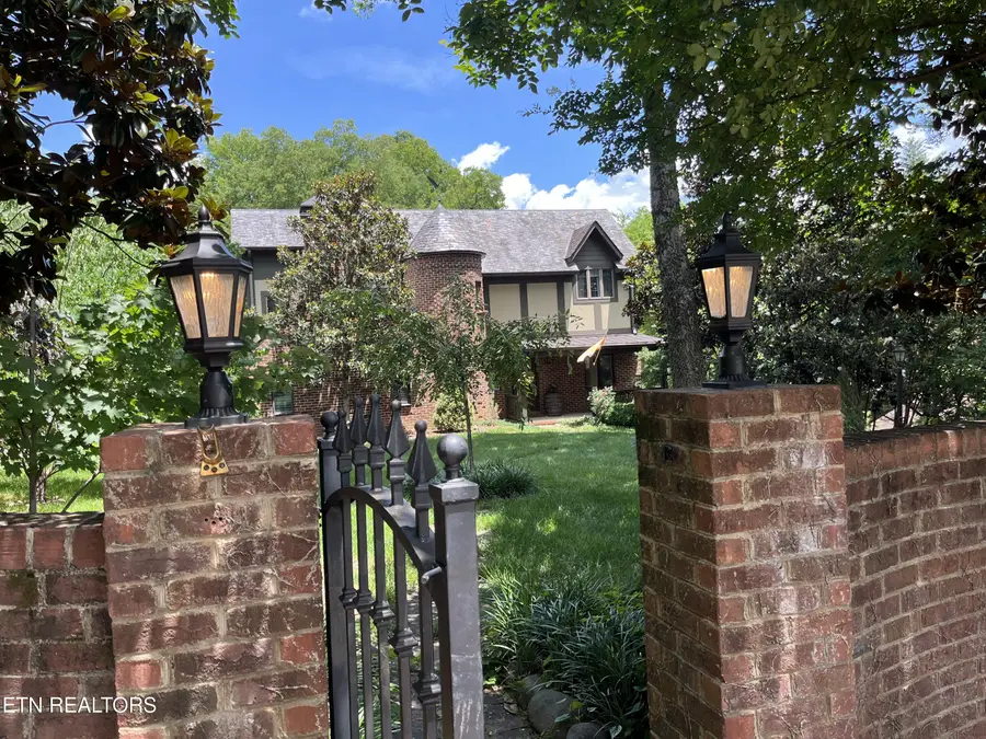 516 Scenic Drive, Knoxville, TN 37919 - #3