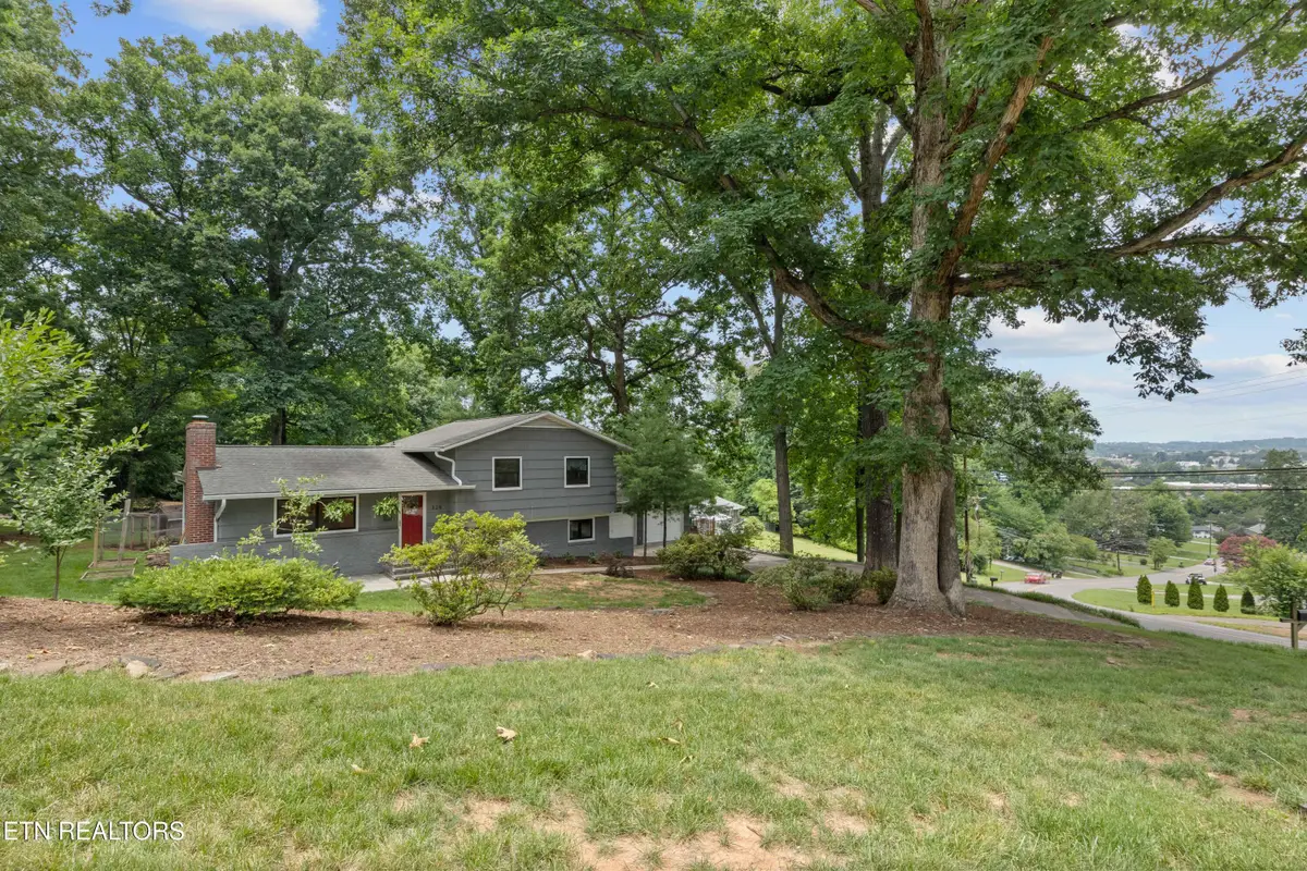 329 Elkmont Rd, Knoxville, TN 37922 - #1