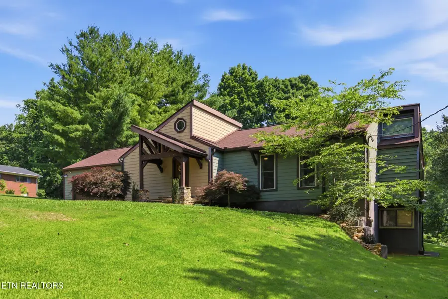 8008 Helen Drive, Powell, TN 37849 - #2