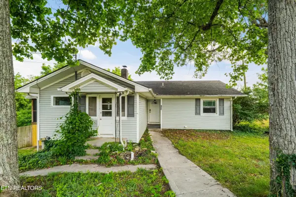 155 Kentucky Ave, Oak Ridge, TN 37830