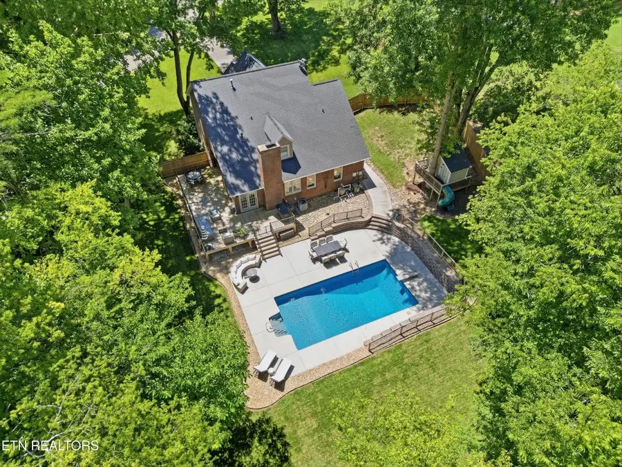702 Knights Bridge Rd, Maryville, TN 37803 - #2