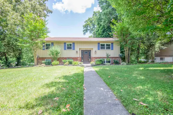 7512 Luscombe Drive, Knoxville, TN 37919