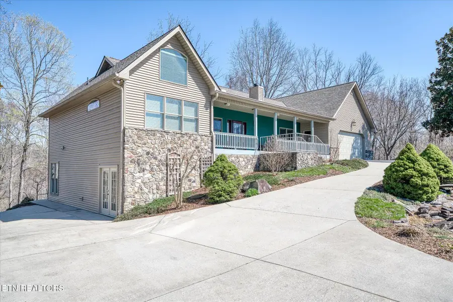 566 Mallard Pointe Rd, Byrdstown, TN 38549 - #2