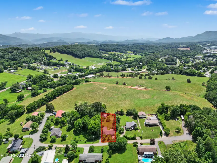 515 Morrell St, Newport, TN 37821 - #3
