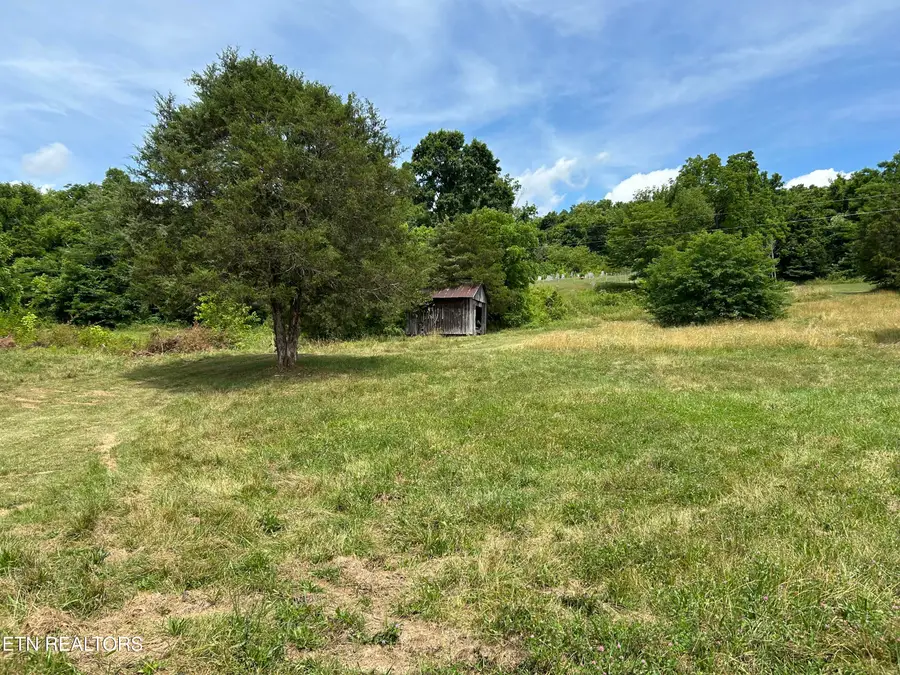 2088 Clinch Valley Rd, Thorn Hill, TN 37881 - #3