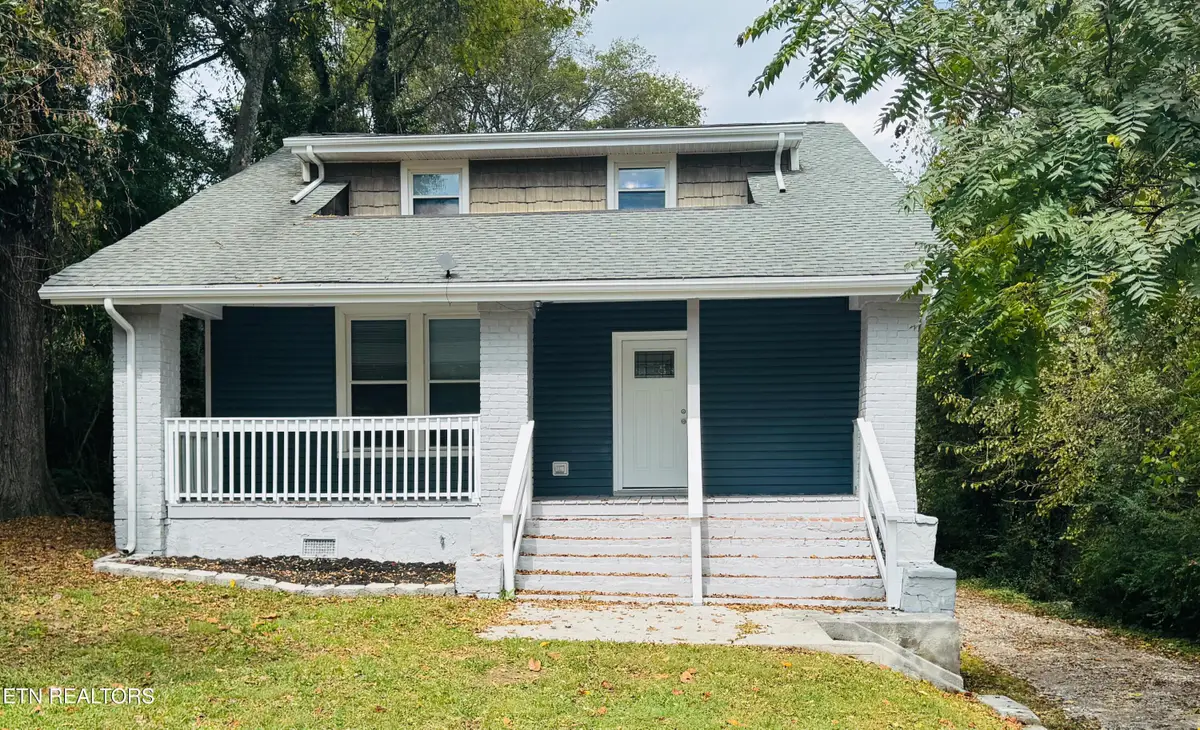 2027 Dandridge Ave, Knoxville, TN 37915 - #1