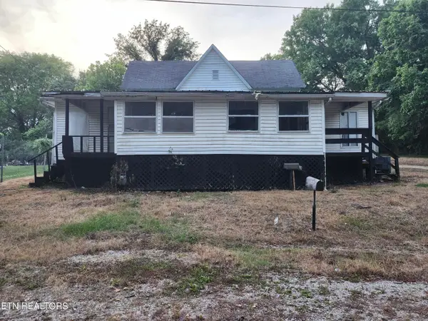 722 Hendrickson St, Clinton, TN 37716