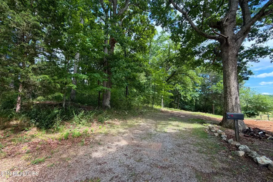 6084 Bishop Rd, Loudon, TN 37774 - #2