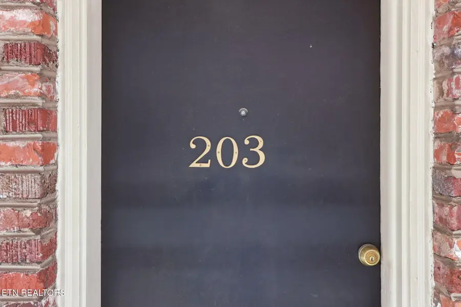 1509 Highland Ave #A203, Knoxville, TN 37916 - #3