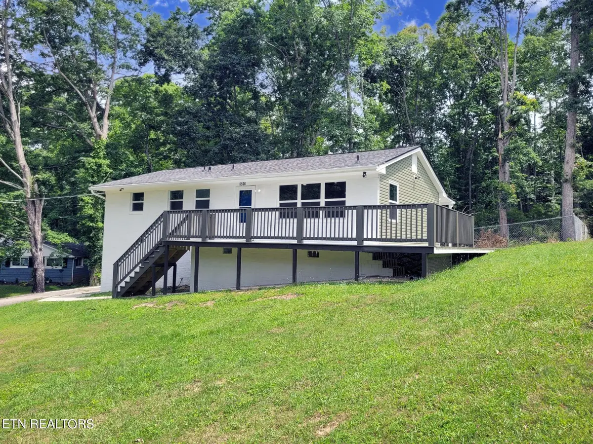 5506 Cedar Heights Rd, Knoxville, TN 37912 - #1