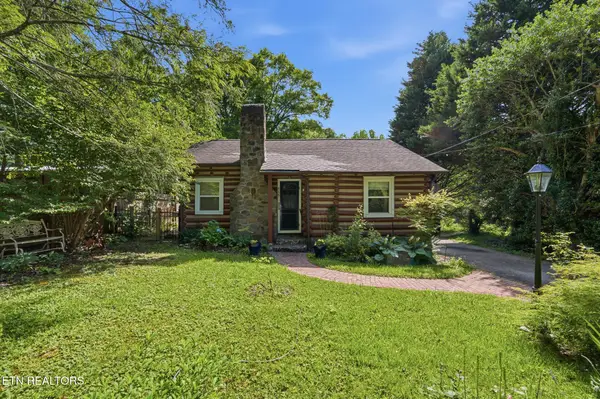 848 Holston Drive, Gatlinburg, TN 37738