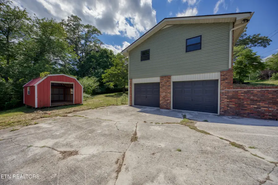 276 Sherwood Rd, Powell, TN 37849 - #3