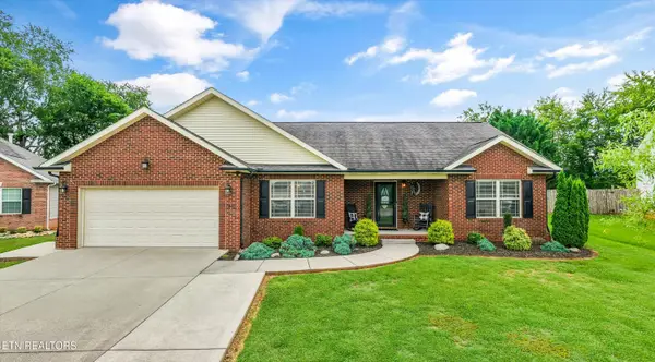 208 Barberry Court, Maryville, TN 37804