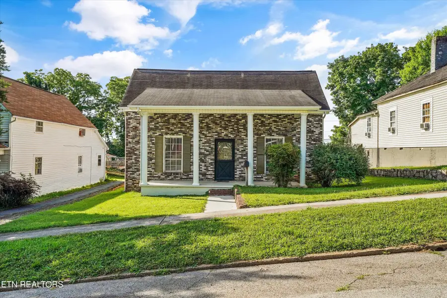 608 W 1st Ave, Lenoir City, TN 37771 - #3